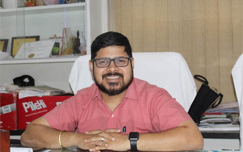 Taral Shroff, director, Shreejee Corporation/Pradeep Shroff & Co, has added two new consumables from marks.3zet and SunShine Paper Company, to its product portfolio