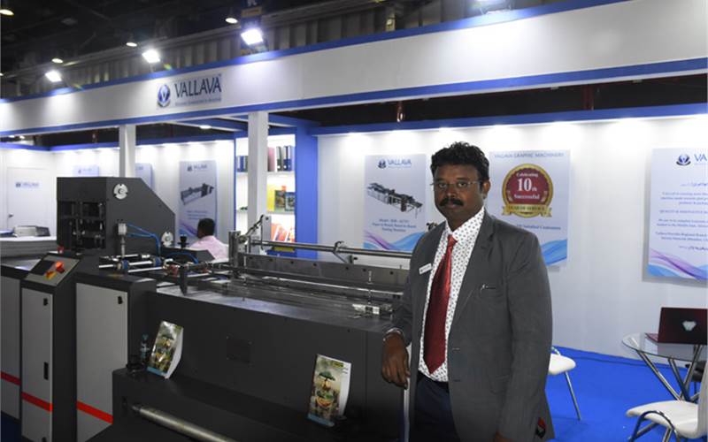 PrintPack 2022: Vallava displays new stitching, folding machines