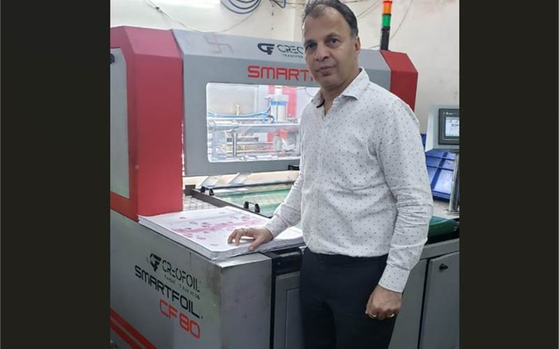 Kevin Arts buys Smartfoil