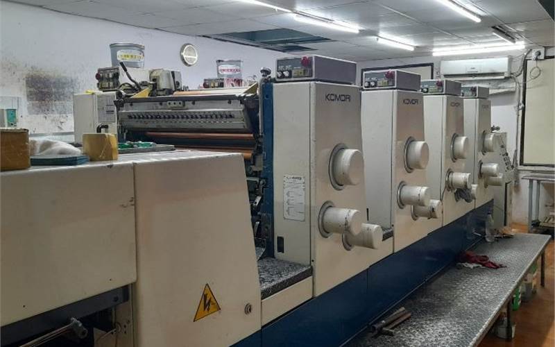 The company forayed into the packaging industry in 2003 with the installation of a two-colour Komori. Later Team Yarbal opted for an upgraded four-colour press