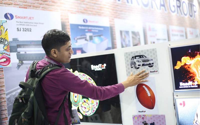 Preview of 10 exhibits at the show