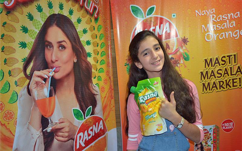 The all new spouted profile stand-up pouch with side handle carrying Rasna fruit powder concentrate has stirred the retail shelves