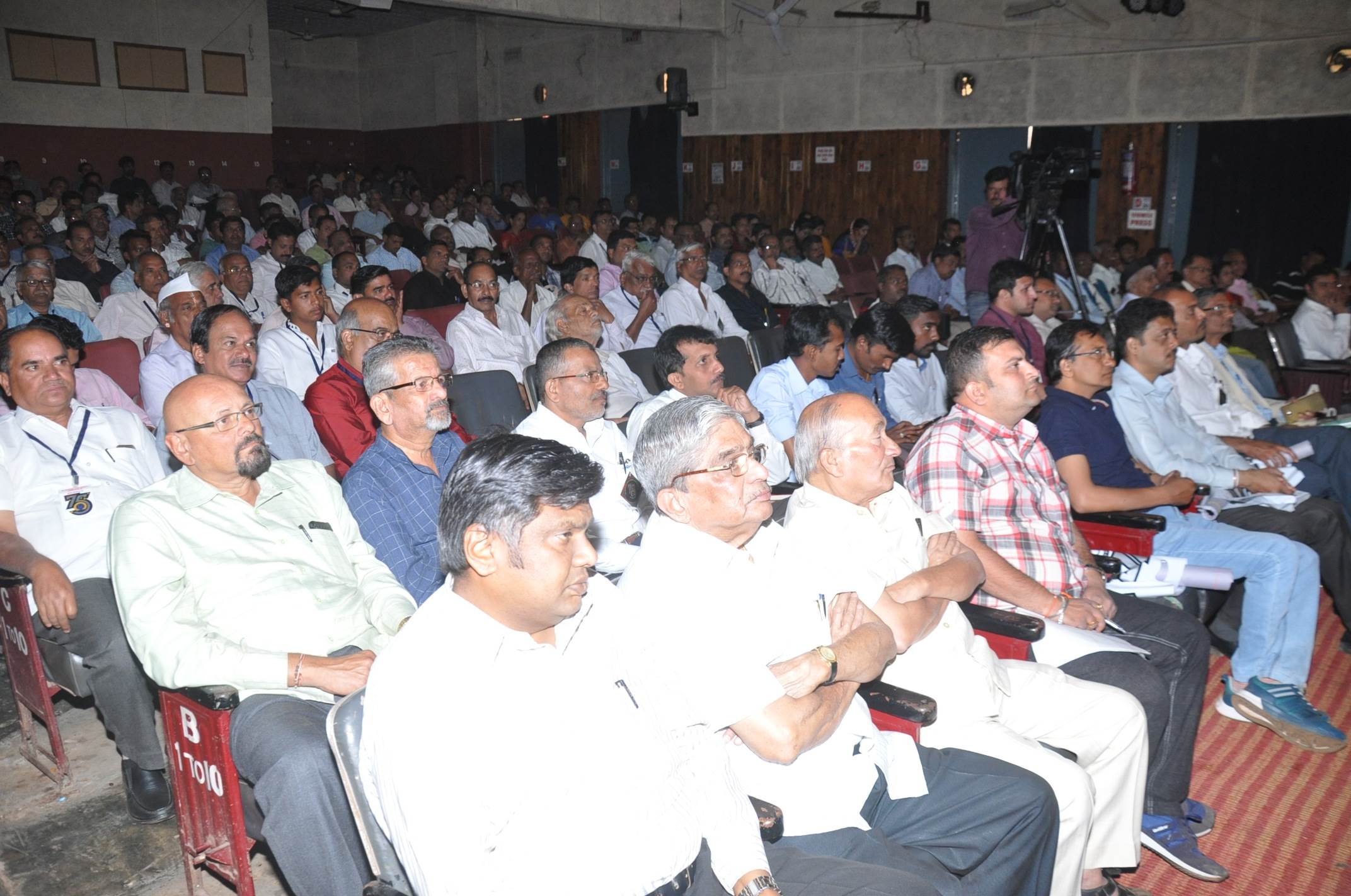 audience-more-tan-450-printers-from-belgaum-in-attendance audience-more-tan-450-printers-from-belgaum-in-attendance