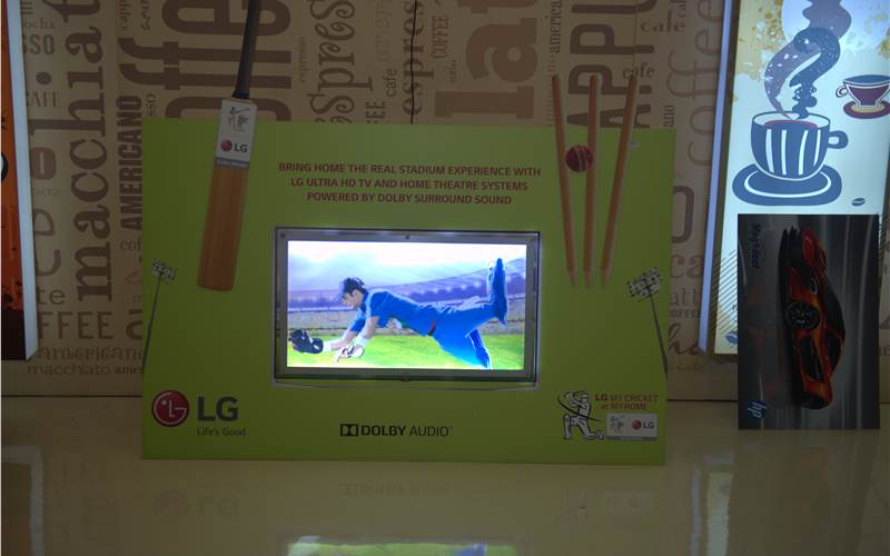 Brand managers and marketers need to stay ahead of the market dynamics. Other than flexibility with shapes and sizes, top brands demand colour accuracy