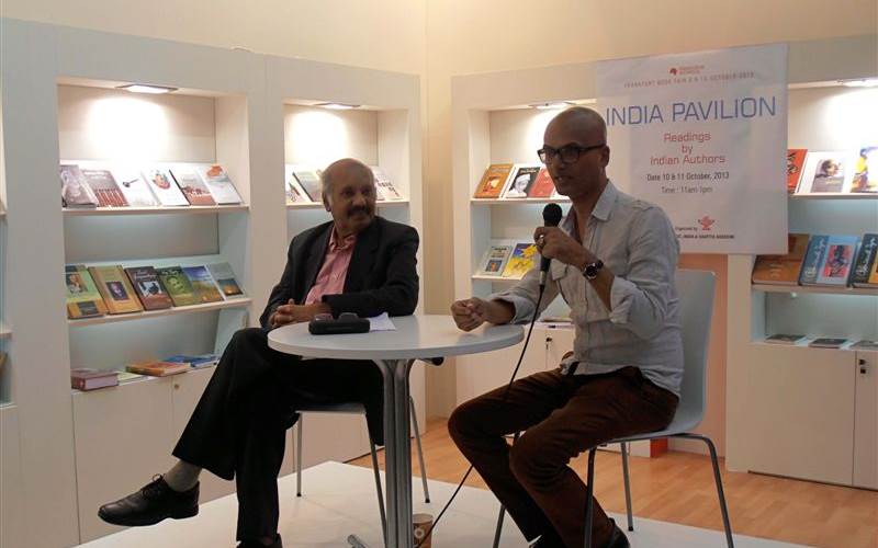 Jeet Thayil, well-known poet and author of Narcopolis, narrating a poem at the symposium ‘My World, My Writings’.