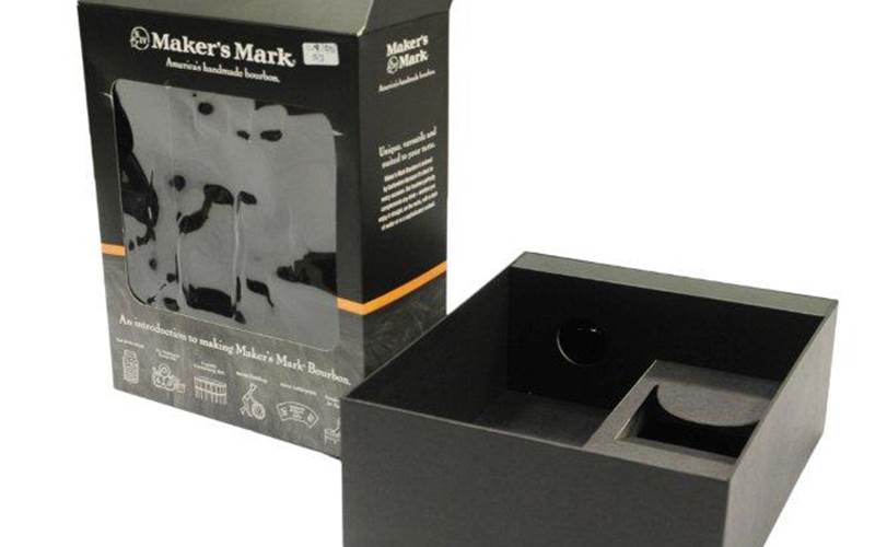 The packs produced by Pragati were printed on a Mitsubishi Diamond 1000 UV press with double coater in CMYK plus special colours. The CTP plates were fired at 200lpi screening