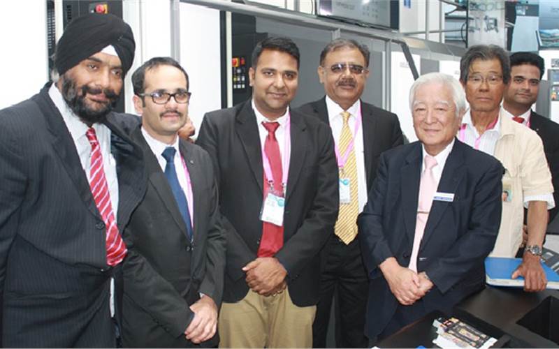 Team Insight with Yoshiharu Komori, chairman and CEO of Komori Corporation. Insight Communication, the Indian representative of Komori, announced a deal of Komori GL 40 seven-colour coater press with Award Offset at the show. Komori Lithrone GX 40 RP’s two-sided printing (4x4) in one go was the highlight of the stall