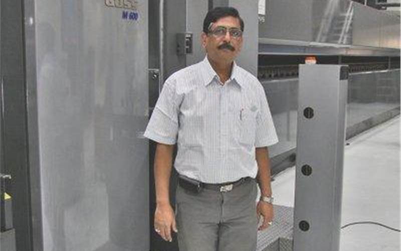 P Basak, general manager for works at Thomson Press at Navi Mumbai, says that this M 600D has inbuilt controls to establish and maintain excellent quality of print throughout the run