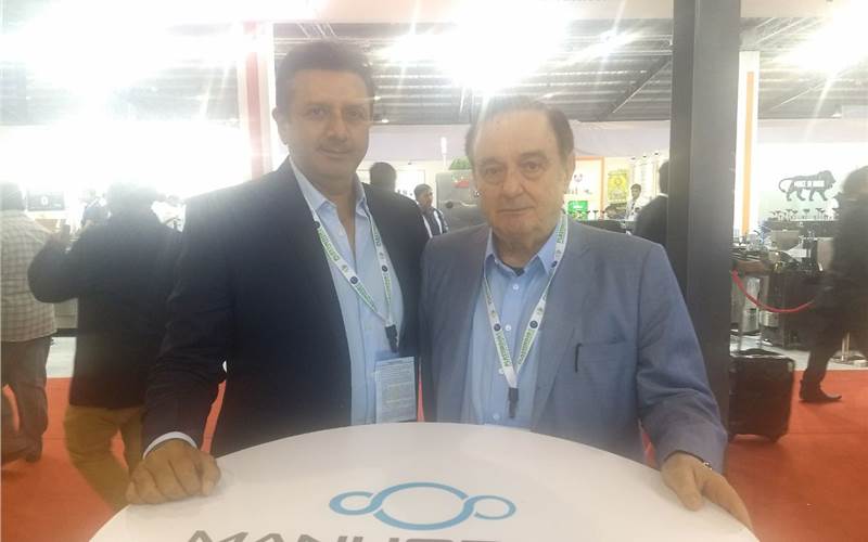 (l-r) Manugraph's Pradeep Shah and Carraro C&C Flexo's Luigi Carraro