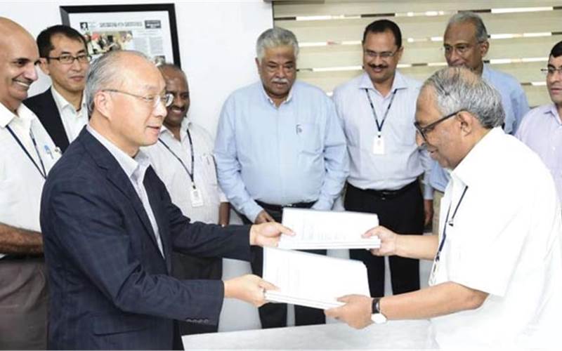 Mammen Mathew (r): “Mitsubishi has provided excellent after-sales support”