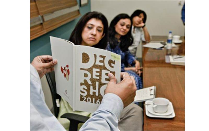 India's top 1000 jobs were judged during PrintWeek India's Jury Week. About 132 print Indian firms with samples and 30 VIP jury members were present to judge during the week
