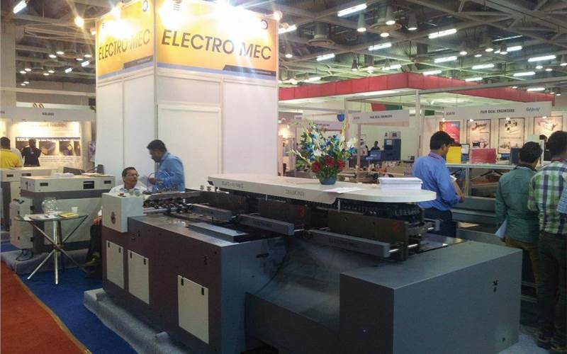 Coimbatore-based Electro Mec Machinery Manufacturers (EMMM) demonstrated a six-clamp perfect binder along with a range of post-press equipment