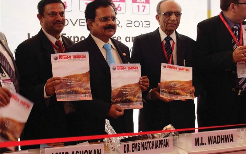 Raj Publications, publisher of Printing Samachar, a Gujarati monthly launched the Hindi edition of the magazine at the show. Narendra Parmar, publisher at Printing Samachar, said, ”Though Hindi is the national language in India, there has been no journal for printing industry in Hindi language.”