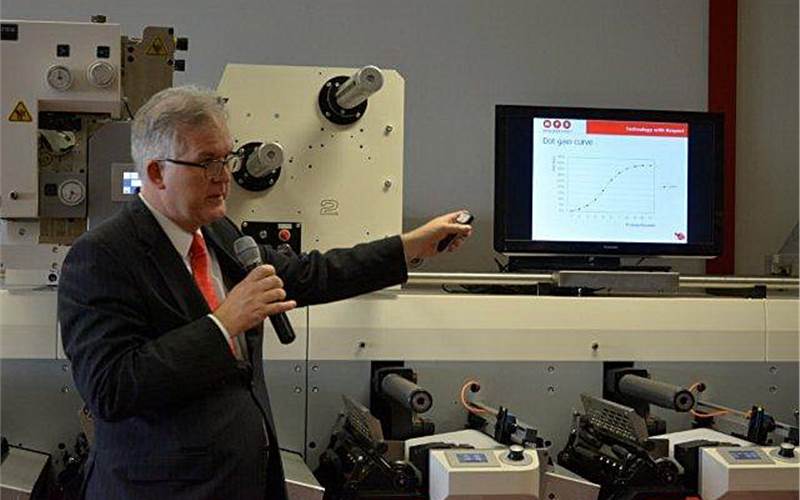 Erik Blomjous, sales head responsible for Indian sub-continents, explaining features of the EF press.