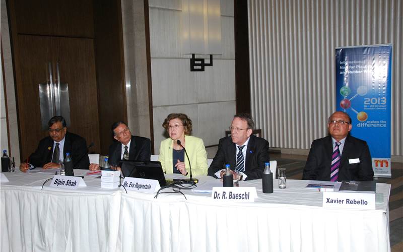 Rugenstein (c) addressing the event in Mumbai