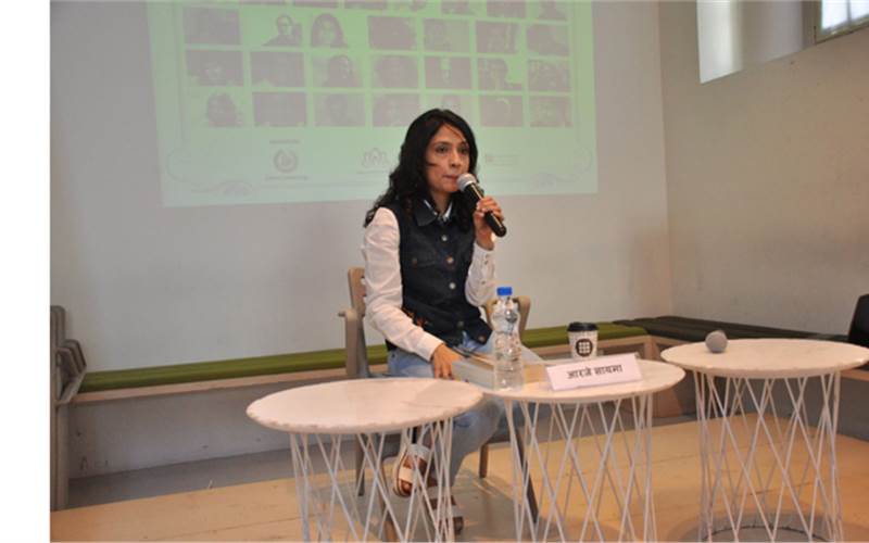 RJ Syema shares her experience of reading Manto’s stories in Radio Mirchi, as part of Ek Purani Kahani. PrintWeek India talked to RJ Syema about ‘Listening to Manto on Radio Mirchi’ (http://www.printweek.in/features/listening-manto-radio-mirchi-17201)