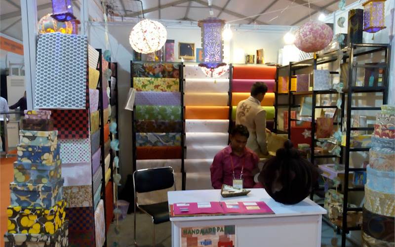 There were papers made from varied substances such as banana tissue, cotton waste, waste paper, and dung from animals like horses, elephants and rhinoceros