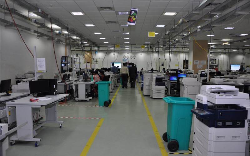 Xerox in Chennai. There are 108 models, right from WC5945 / 55 to iGens to
the 1000s. Research by the USD 19.5 billion digital giant is powered by XRCI
in Bengaluru and the HCL facility in Chennai. HCL, with a small team from
Xerox, work on the 20,000 devices