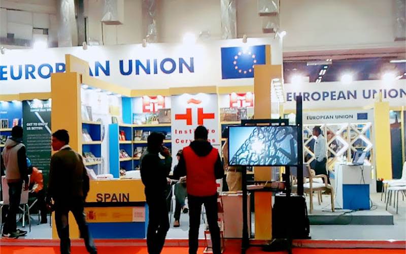 In the 36-40 billion euros global book market, the European book publishing sector takes a 22-24 billion euros share