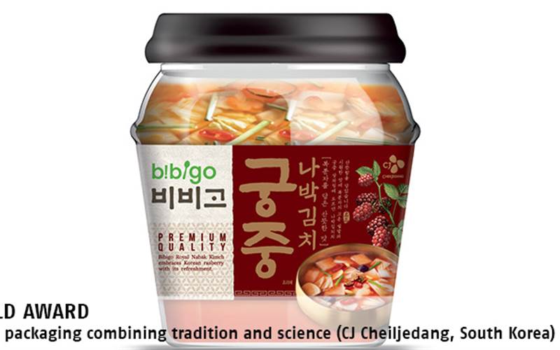 The Bibigo kimchi jar that combines tradition and science from CJ Cheiljedang won a Gold Award in the 29th DuPont Awards for Packaging Innovation. This kimchi jar is a real breakthrough in terms of packaging science and innovation. It marries a very traditional product with contemporary, high-tech packaging. A clever incorporation of multiple existing technologies from different markets (including channeled lids and membrane with valve), the new kimchi jar achieves perfect sealing, gas emission, and fermentation. The gas channels in the lid allow the gas to vent through the closed lid as the product continues to ferment inside the jar. The pressboard was designed with the identification of the shape of the traditional Korean style, and the ingredients were pressed to suppress yeast production and to maintain the taste for a long time.  It is designed and developed to have a push plate seating structure and a broth prevention function when pulling out.  The modern jar has a connection to the past, enhancing the consumer experience by preserving the traditional look and feel of the beloved ceramic kimchi jar. While it preserves the shape of the traditional jar, it has all the advantages of advanced materials and technology, decoration techniques, and good ergonomics of the cap. This remarkable integration of many known technologies together in one package is especially innovative because it allows CJ Cheiljedang to use plastic to contain a highly aromatic product