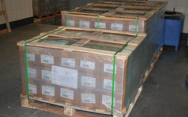 Systematic palletisation is the key to avoid bottlenecks at delivery. Optimum packaging is necessary to keep the books moisture-free during transportation