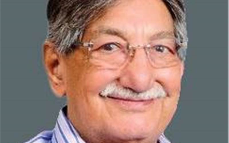 AIFMP president Ashokan doffs his hat to K L Shroff