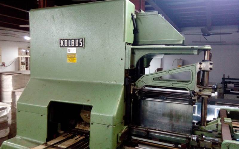 The backbone at Jak: The Kolbus line which can produce square backs