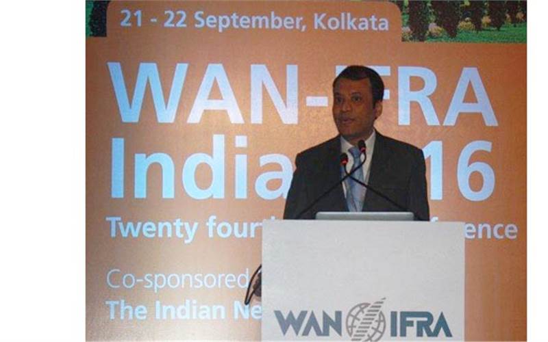 Magdoom Mohamed of Wan-Ifra welcomes the delegates. Total 400 delegates from 95 companies and 22 countries attended the conference