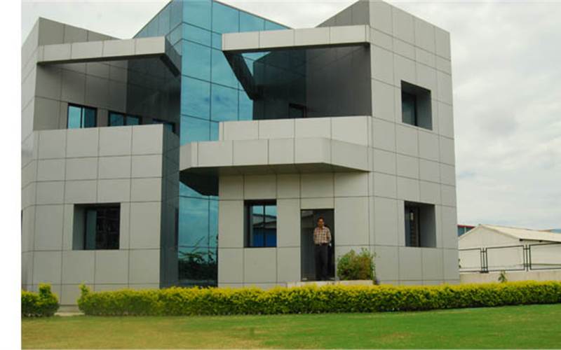 The 10,000 sq/ft unit is a fine example of a single-tier, pillarless unit which houses all operations under one roof. Vyoma Graphics won the Small Printer of the Year