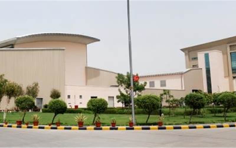 Located in Greater Noida, the Burda Druck India book factory is going flat out 24x7. The mantra is: Competitive pricing, quality of printing and meeting delivery timeliness with strict schedules