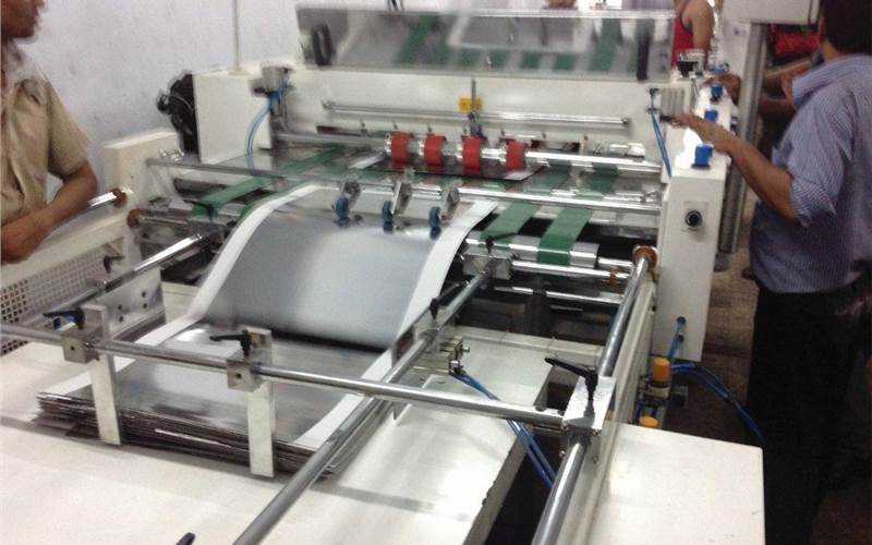 Sheth Printograph's Daya Nano 2SM, launched at Pamex 2013, is a thermal lamination machine, which is capable of embossing textures and designs on both sides inline after the lamination of the sheets. It is a dual purpose machine.