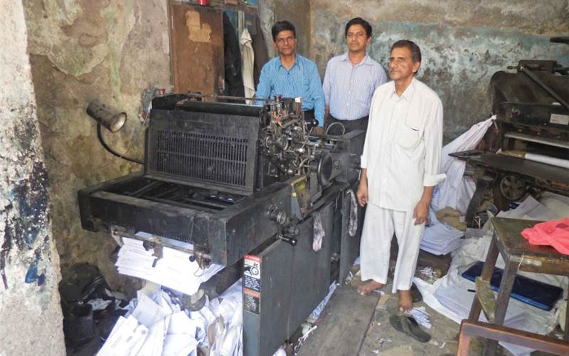 (l) Ibraar, the younger brother of Kalim, said, “In the printing industry, there are very few persons with visual impairment and I am proud of what Kalim is today.”