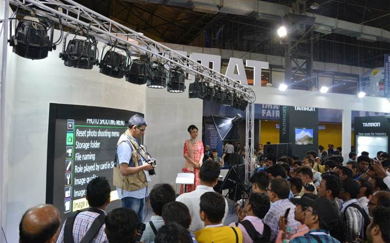 CEIF visitors could attend workshops and lecture demonstrations about how to shoot a cutting edge photograph