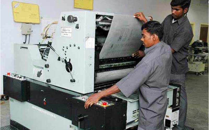 Dominant single-colour offset machine.