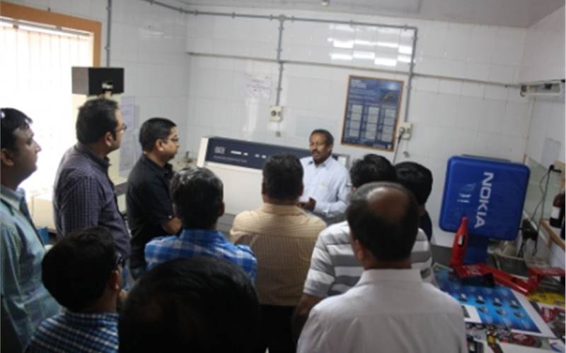 The quality control laboratory at Spectrum Scan is equipped with a weatherometer. Rajgopal emphasises how the weatherometer determines the life of a printed material in adverse weather conditions