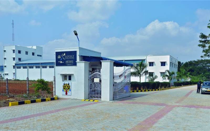 One of the largest print firms in Sivakasi with the 27-acre factory is Lovely; and their brand occupies a unique place in new markets.
