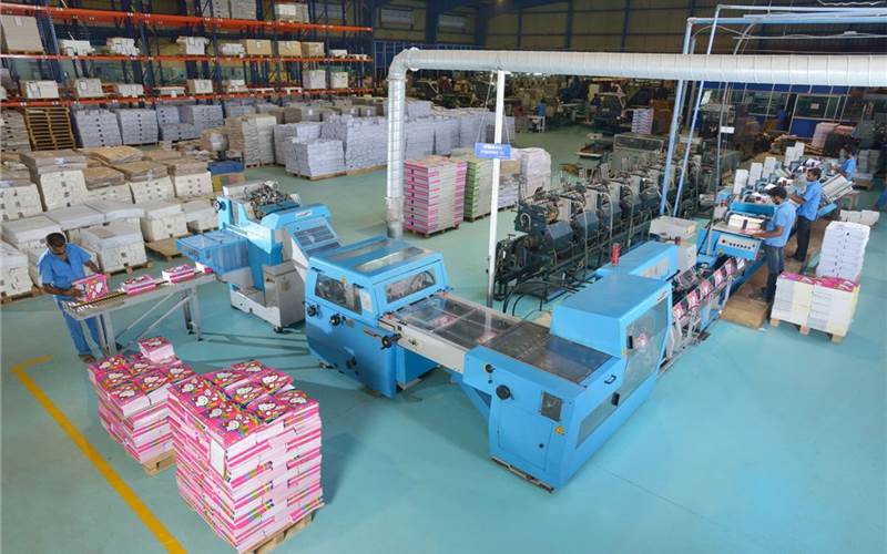 On the shop floor is a wide variety of jobs from books that are bound with PUR, to coffee table books with case-making, to eco-friendly textbooks, to all type of diaries which are distributed through 32 franchises around the country.