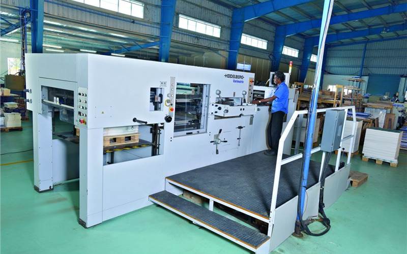 For the moment, the brothers are eyeing packaging. For this, they have made an investment in a Heidelberg Varimatrix die-cutter and other post-press kit.