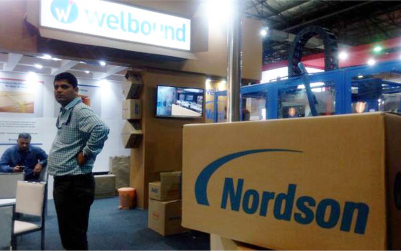 At the show, Welbound is promoting Hotcase 500, a top and bottom case sealer for end-of-the-line packaging. This is the company’s foray into end-of-the-line packaging solution for sealing transport cartons