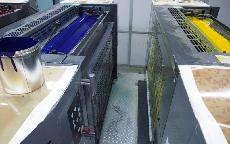 To cater to the jewellery industry, Safire has invested in a brand-new CD 102 Heidelberg and a pre-owned seven-colour Mitsubishi with interdeck during the recession in UK.