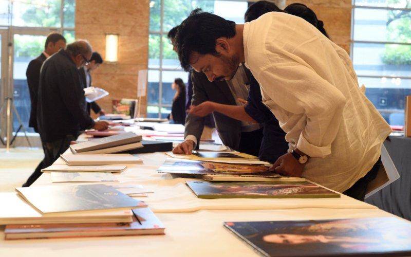 Ritam Banerjee of Ritam Banerjee Studio liked the simple design and premium print finish