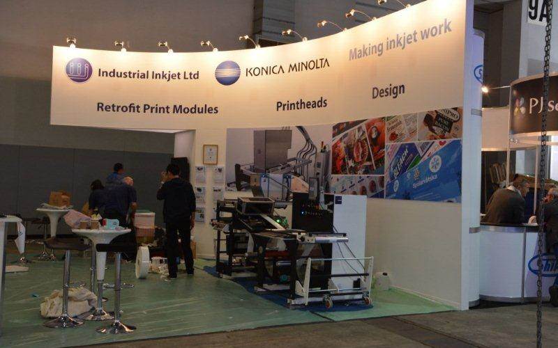 This machine is equipped with Konica Minolta’s newly developed high-res print head