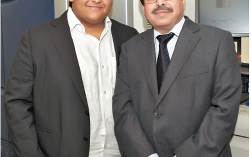 Kamruddin and Azim Chikodi of Apex Digital Color Lab: with
the Xerox Color 1000