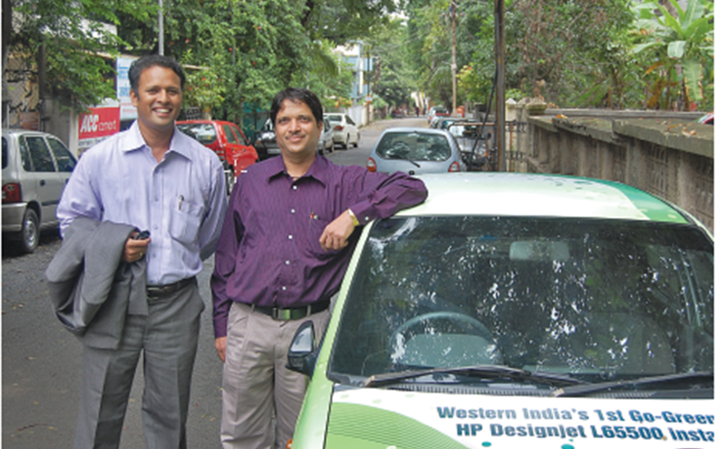 Khomne (l) and Phadke (r) of Global5 Technologies: making eco technology affordable