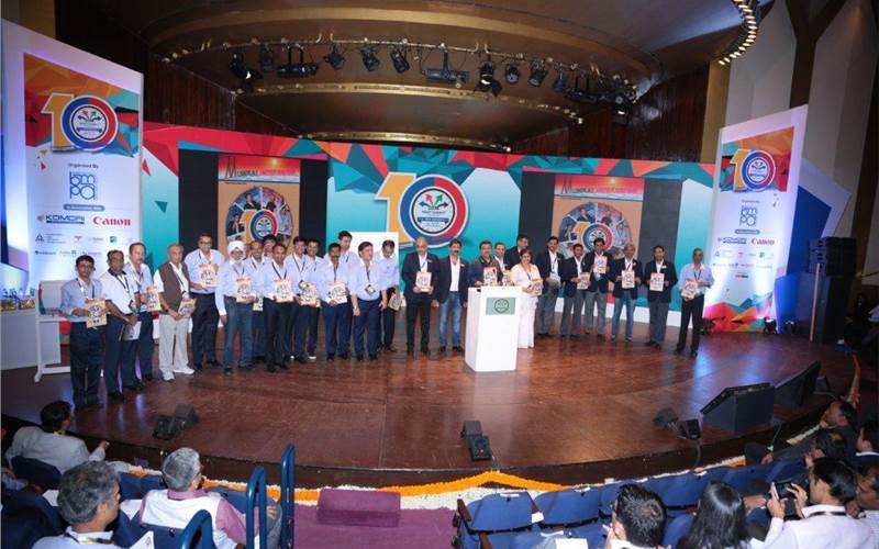 During the Print Summit, the two associations launched the first issue of their joint magazine, Mumbai Impressions.  The duo will jointly commence several projects for the fraternity starting with the joint Drupa Tour