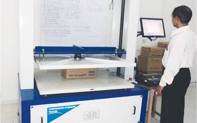 BCT determines the resistance of the box to vertically applied compressive loads during transit and storage. The ultimate test for determining overall quality and performance of the packages.