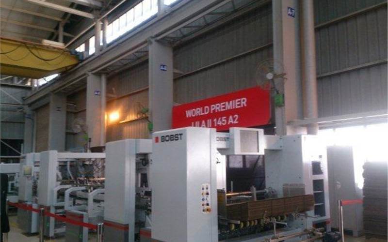 World premiere of Lila II 145 A2 was the eye-catcher. Bobst’s new made-in-India Lila machine, an abbreviation for the term litho-laminated will be manufactured at Bobst’s Pirangut plant in Pune, enabling the customers to fold and glue RSC, centre slot and litho-laminate boxes up to five-ply. The Lila can also produce CLB boxes