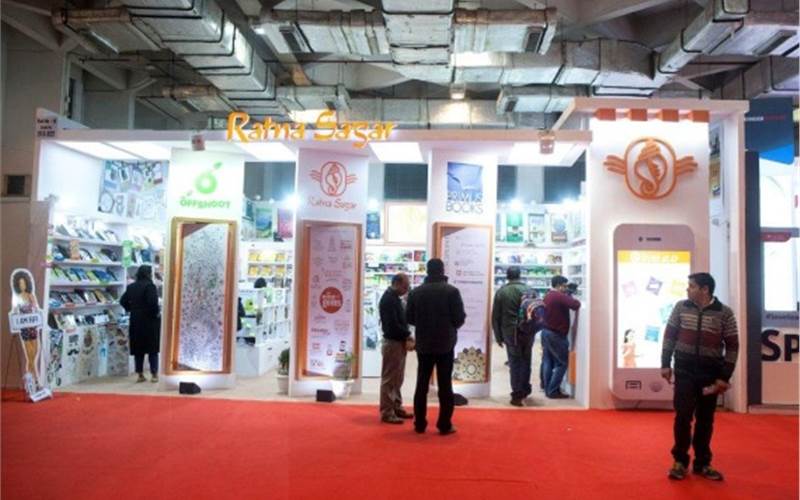 India’s education book market is said to be worth Rs 30,000 crore. According to the Nielsen report, the Indian book market numbers for 2015 was Rs 32,000 crore, out of which 94% was for education books. Only Rs 1,800 crore was non-education trade books, and Rs 30,000 crore for education books. So naturally, large education book publishers had biggest showcases at the Fair. The Ratna Sagar stall during NDWBF 2017