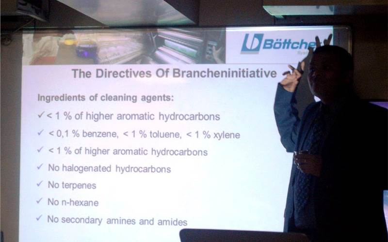 Bottcher India team presented the intricacies of rubber roller manufacturing. The interactive session by Prabhat Kumar discussed how aromatic solvents are harmful for both human beings and the rollers. Bottcher tip: Use personal protective equipment PPEs while handling pressroom chemicals