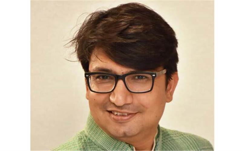 Hiren Karia of Jayraj Papers